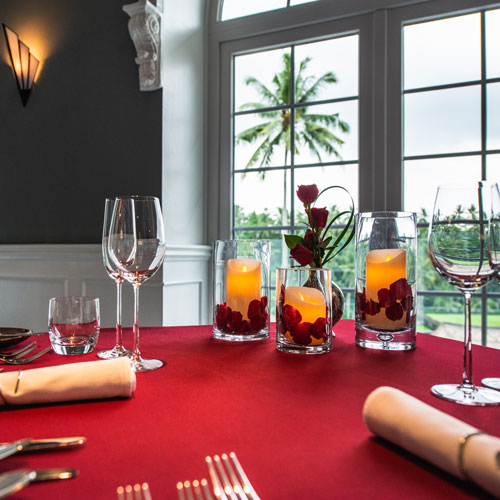 Apéritif Restaurant - Candlelight Dinner