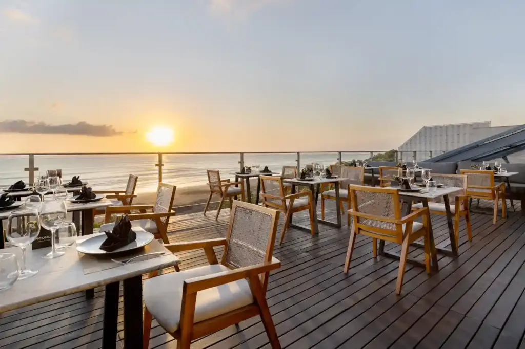 Seaside dining in Seminyak